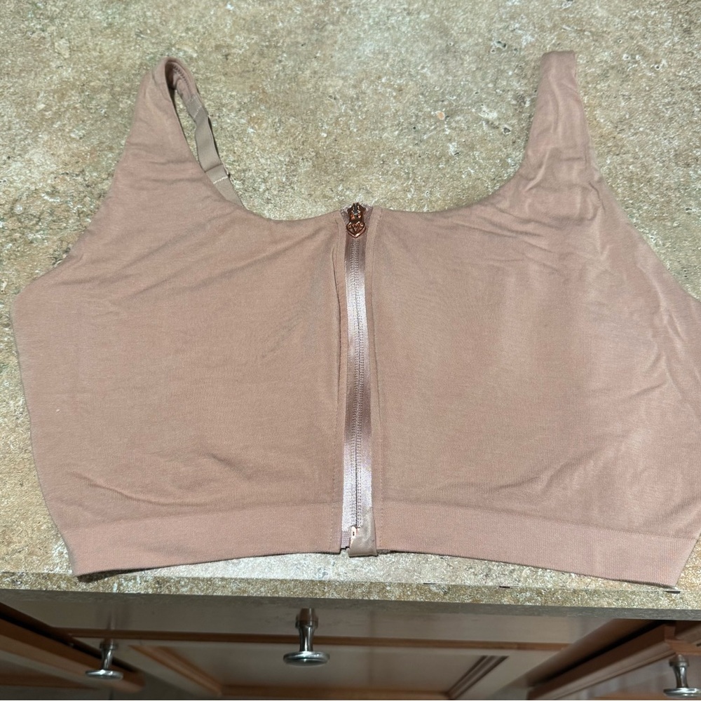 Victoria’s Secret Prototype Post Surgical/Mastectomy Bra XXL in Beige.